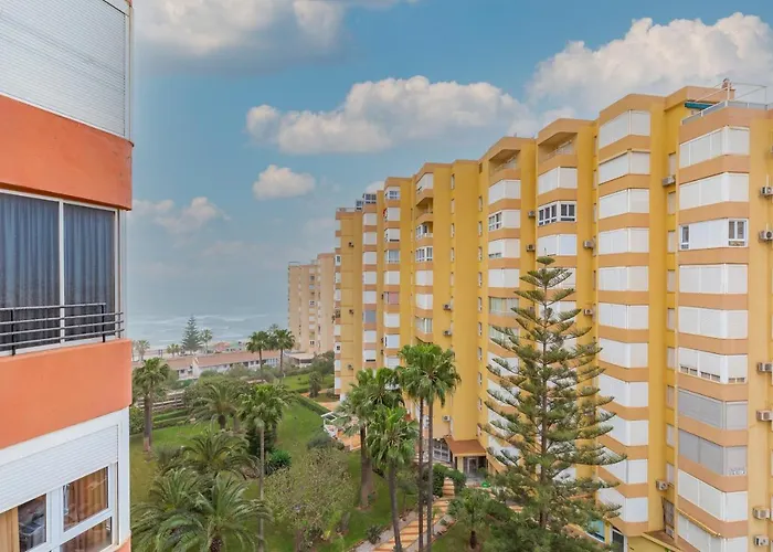 Modern Apartment Steps From The Beach